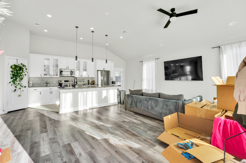 4621 Collins Ave - Photo 4 of 20