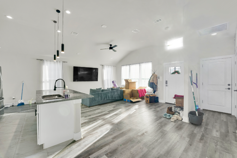 4621 Collins Ave - Photo 5 of 20