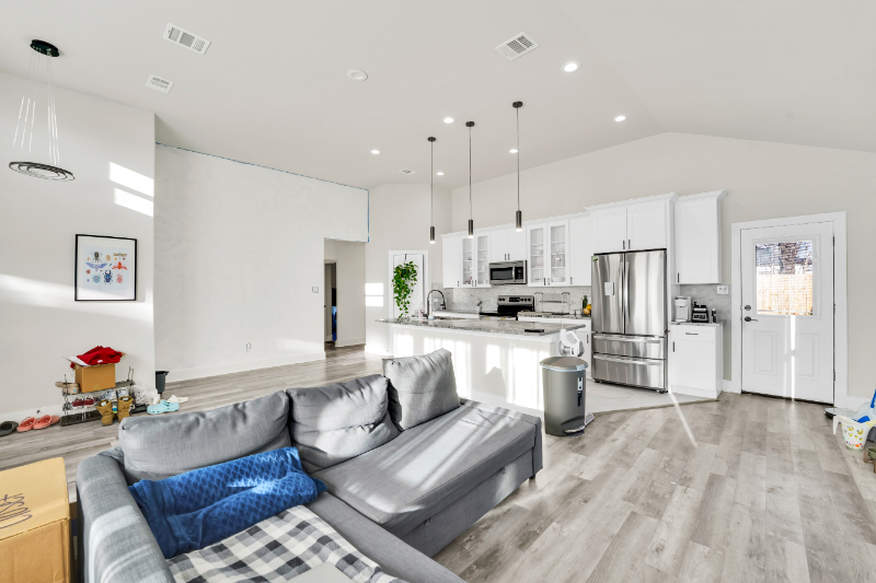 4621 Collins Ave - Photo 7 of 20