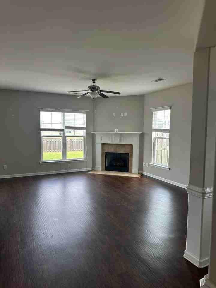 214 Lakepointe Dr - Photo 4 of 21