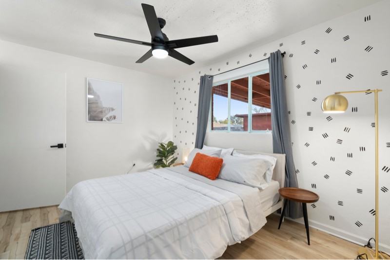 1414 N Cameron Ave - Photo 4 of 10