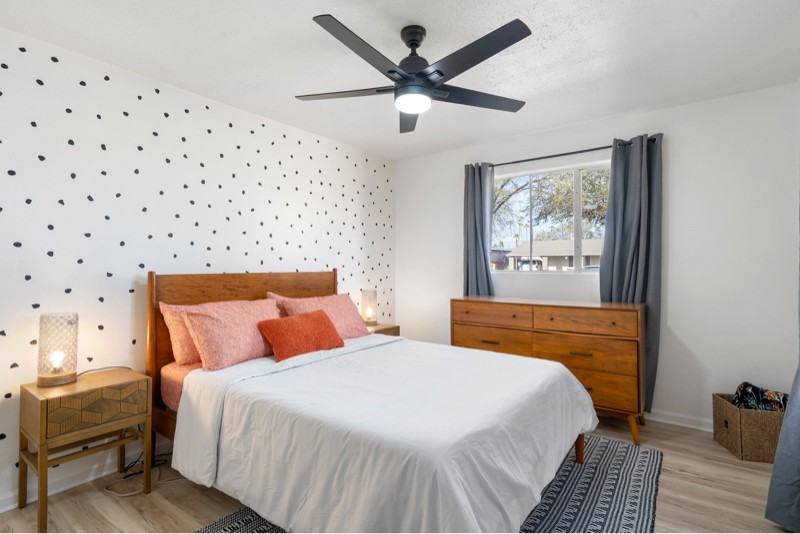 1414 N Cameron Ave - Photo 6 of 10