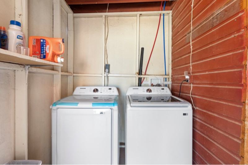 1414 N Cameron Ave - Photo 7 of 10