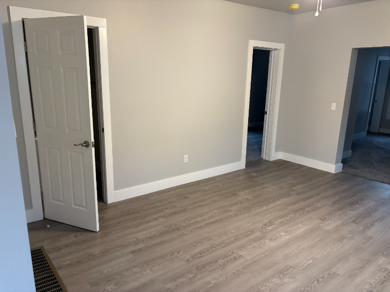 523 W 17th St #1 - Photo 5 of 8