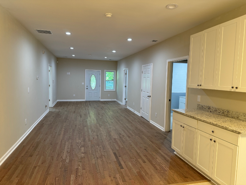 6366 Park St - Photo 3 of 5
