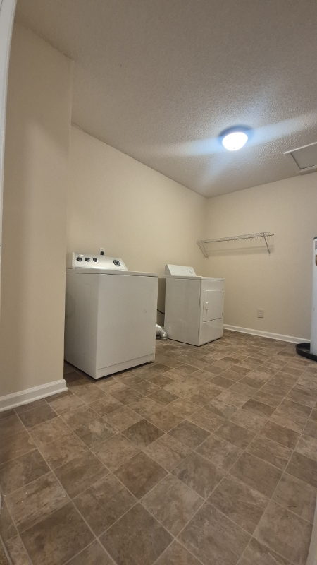 320 Brownlea Dr - Photo 3 of 11