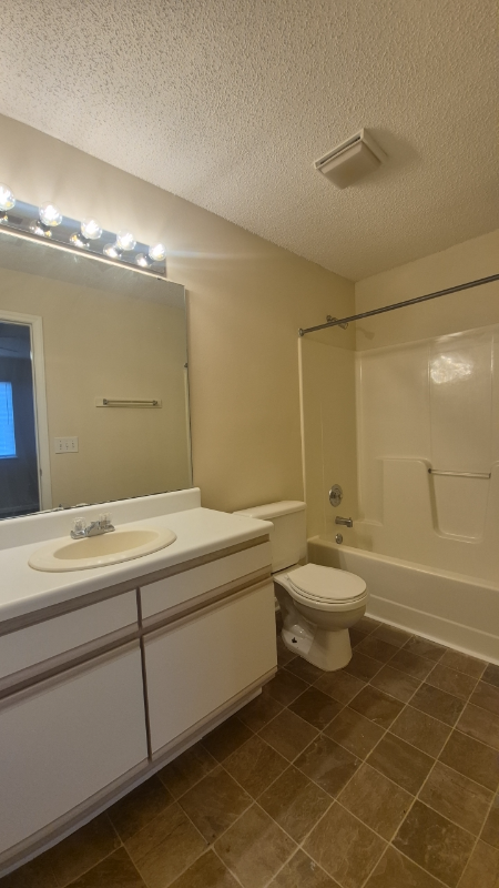 320 Brownlea Dr - Photo 7 of 11