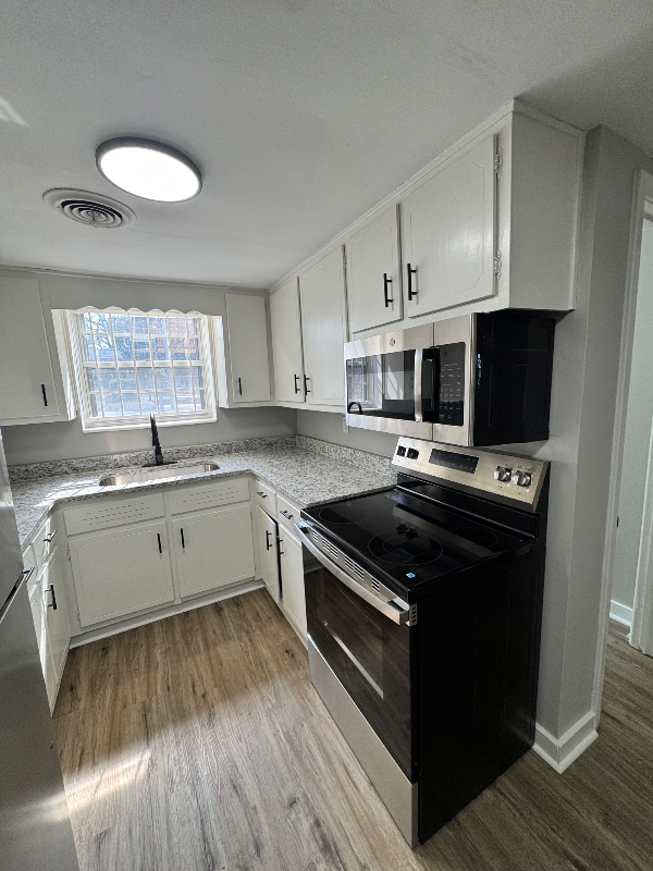 4101 50th Ave N #B - Photo 2 of 12