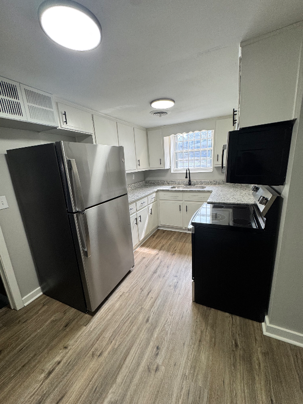 4101 50th Ave N #B - Photo 4 of 12