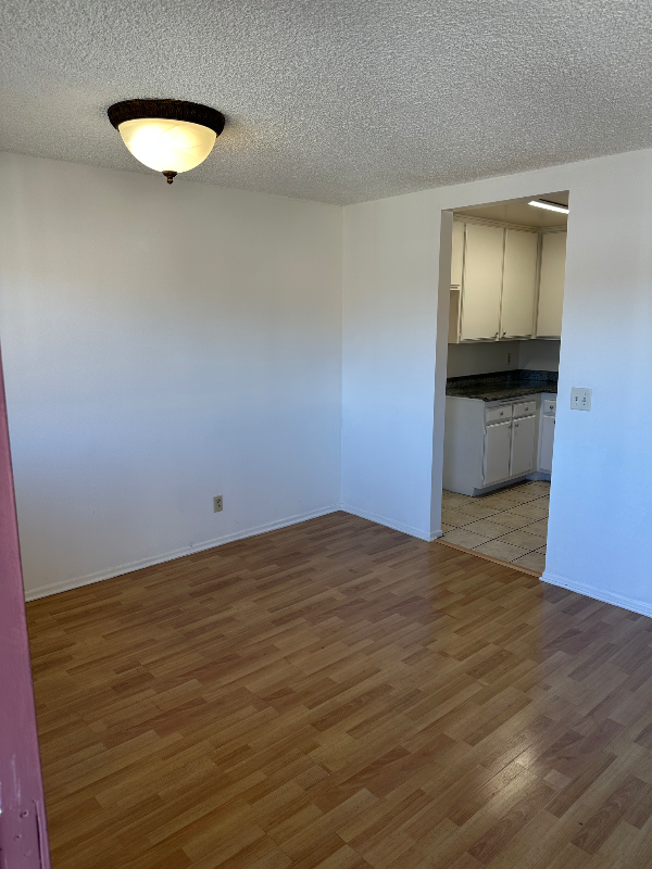 919 E Windsor Rd #6 - Photo 4 of 20