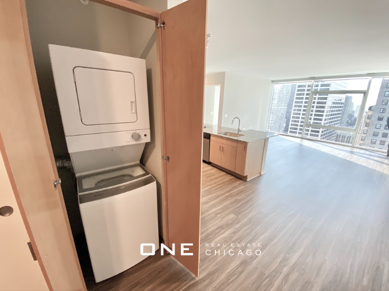 190 E Illinois St #3005 - Photo 7 of 19