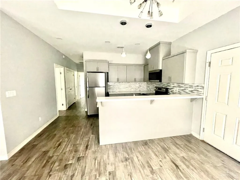 3918 Las Vistas Ln #3 - Photo 5 of 13
