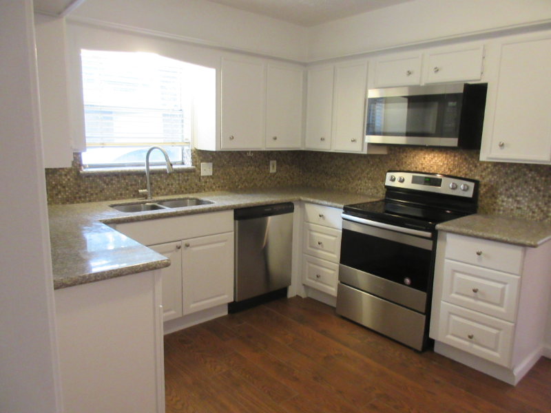 17318 Edsall Dr - Photo 3 of 19