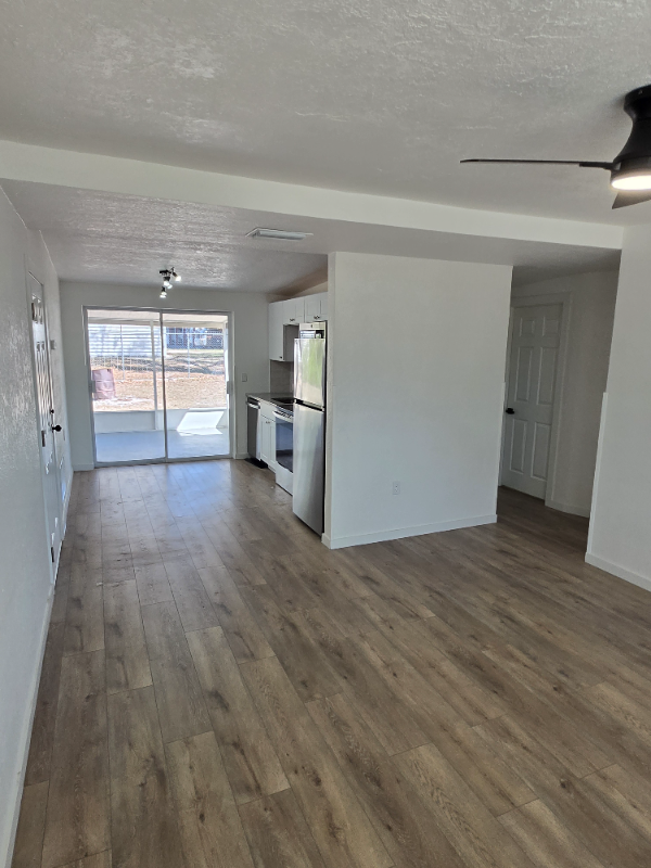 7213 Seward Dr - Photo 4 of 19