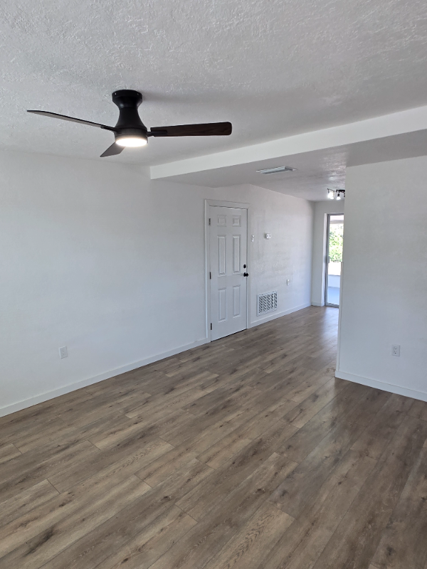 7213 Seward Dr - Photo 5 of 19