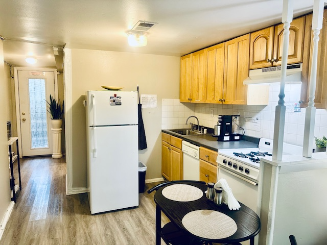 1421 F St Ne #BS - Photo 2 of 8
