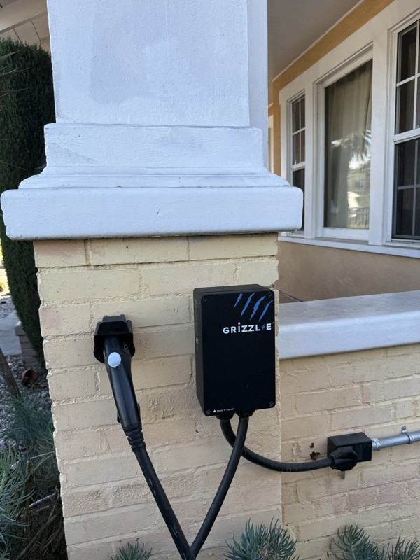 1424 W 45th St - Photo 3 of 20