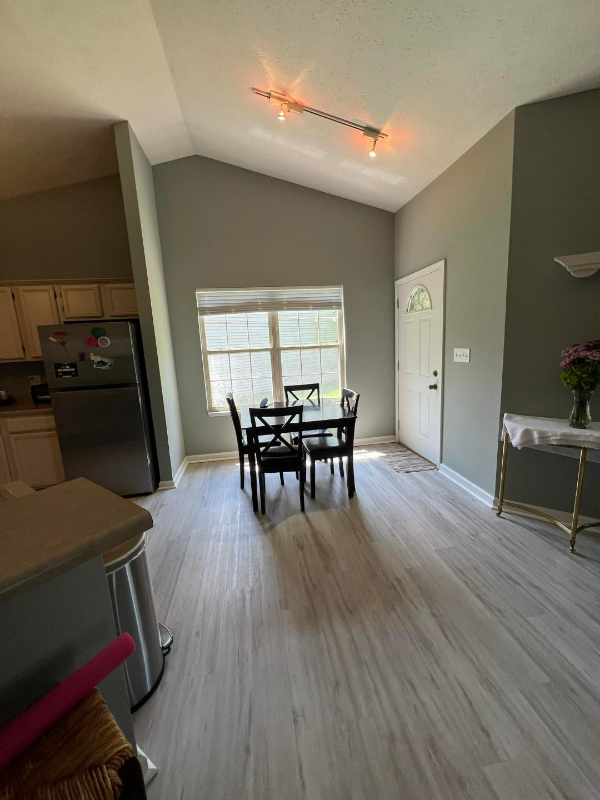 4324 Roundtable Ct - Photo 2 of 4