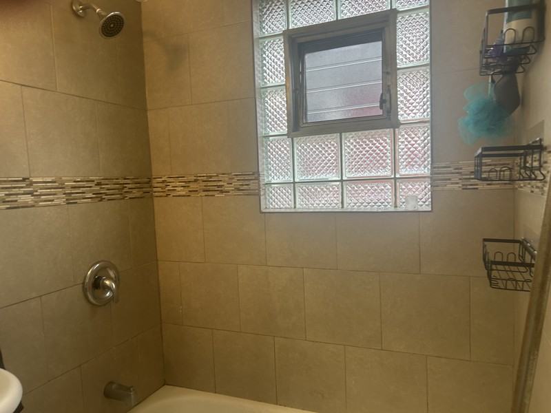 1515 W Wilson Ave #2 - Photo 5 of 23