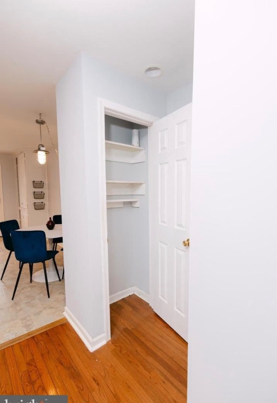 3732 Falls Rd - Photo 7 of 24