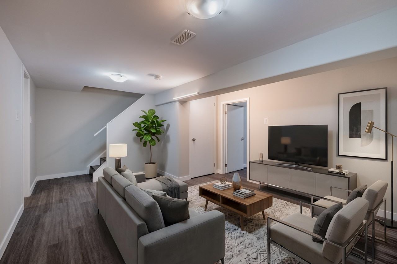 Millwood Brownstones - Photo 3 of 26