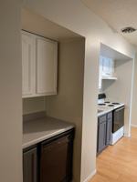 featured image of 515 E Burlington St #11