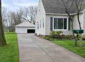 featured image of 14509 Rockside Rd