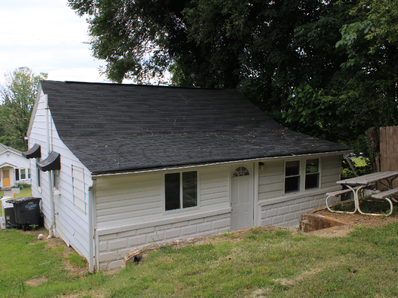 2110 Hawthorne St - Photo 3 of 20