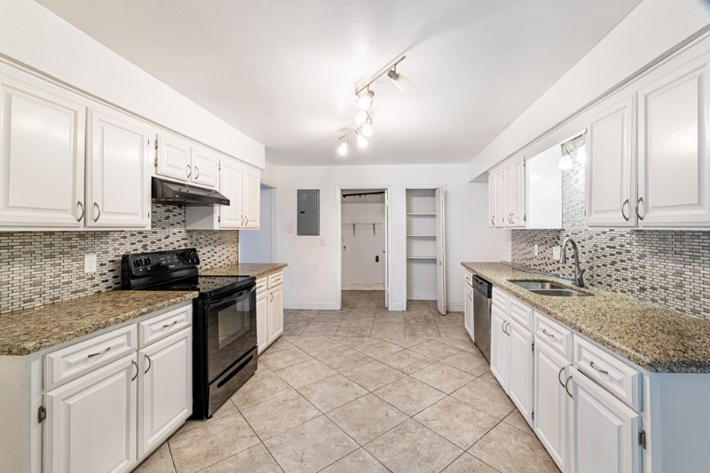 106 Westchester St - Photo 2 of 20