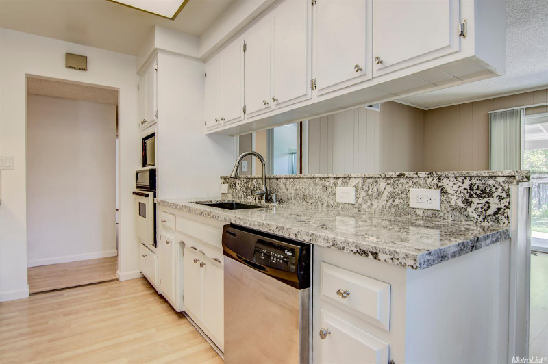 5039 Cypress Ave - Photo 7 of 17