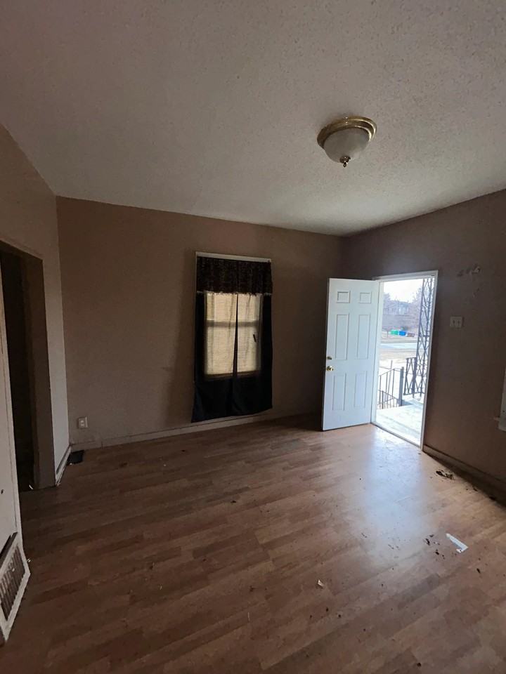 5508 Beacon Ave - Photo 3 of 10