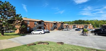 featured image of 920 N Leverett Ave #605