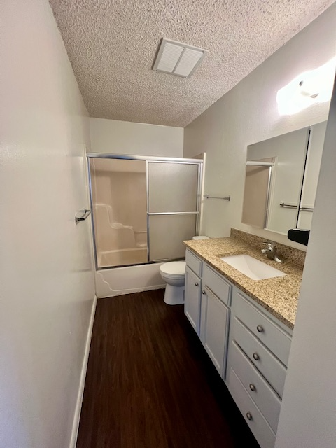 920 N Leverett Ave #605 - Photo 7 of 9
