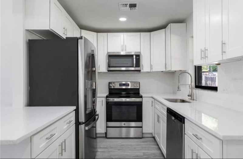3711 Shady Grove Cir - Photo 3 of 14