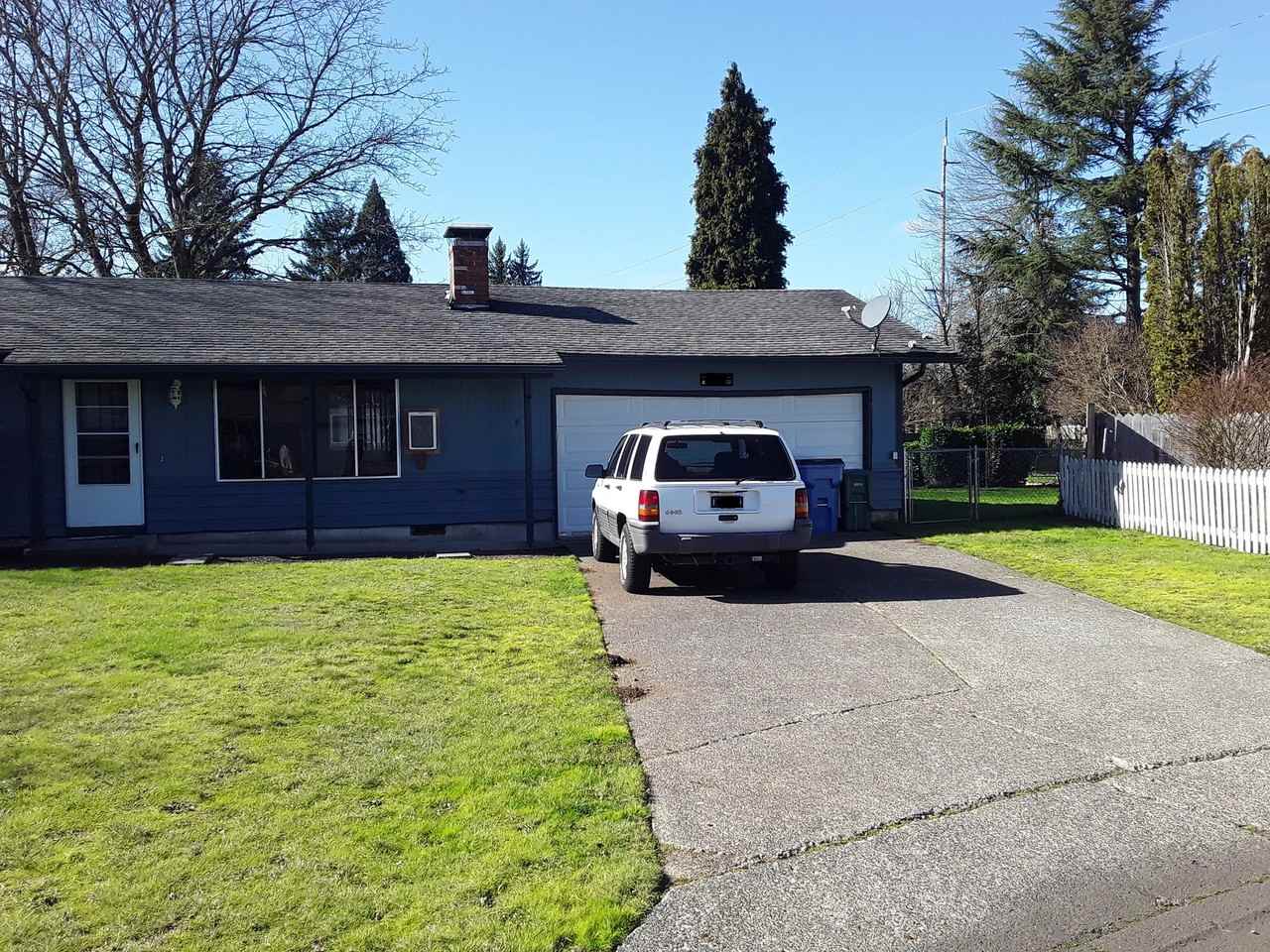 2712 Ne 151st Ave - Photo 2 of 20