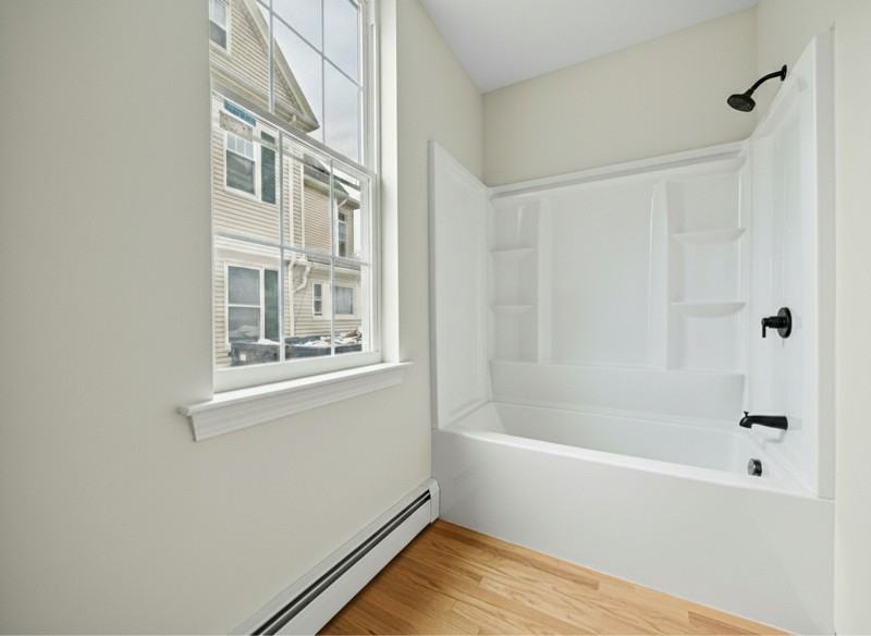 110 8th St - Photo 4 of 5