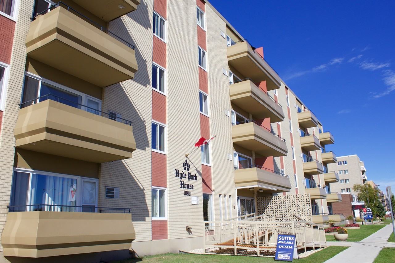 Hyde Park House - Photo 2 of 14