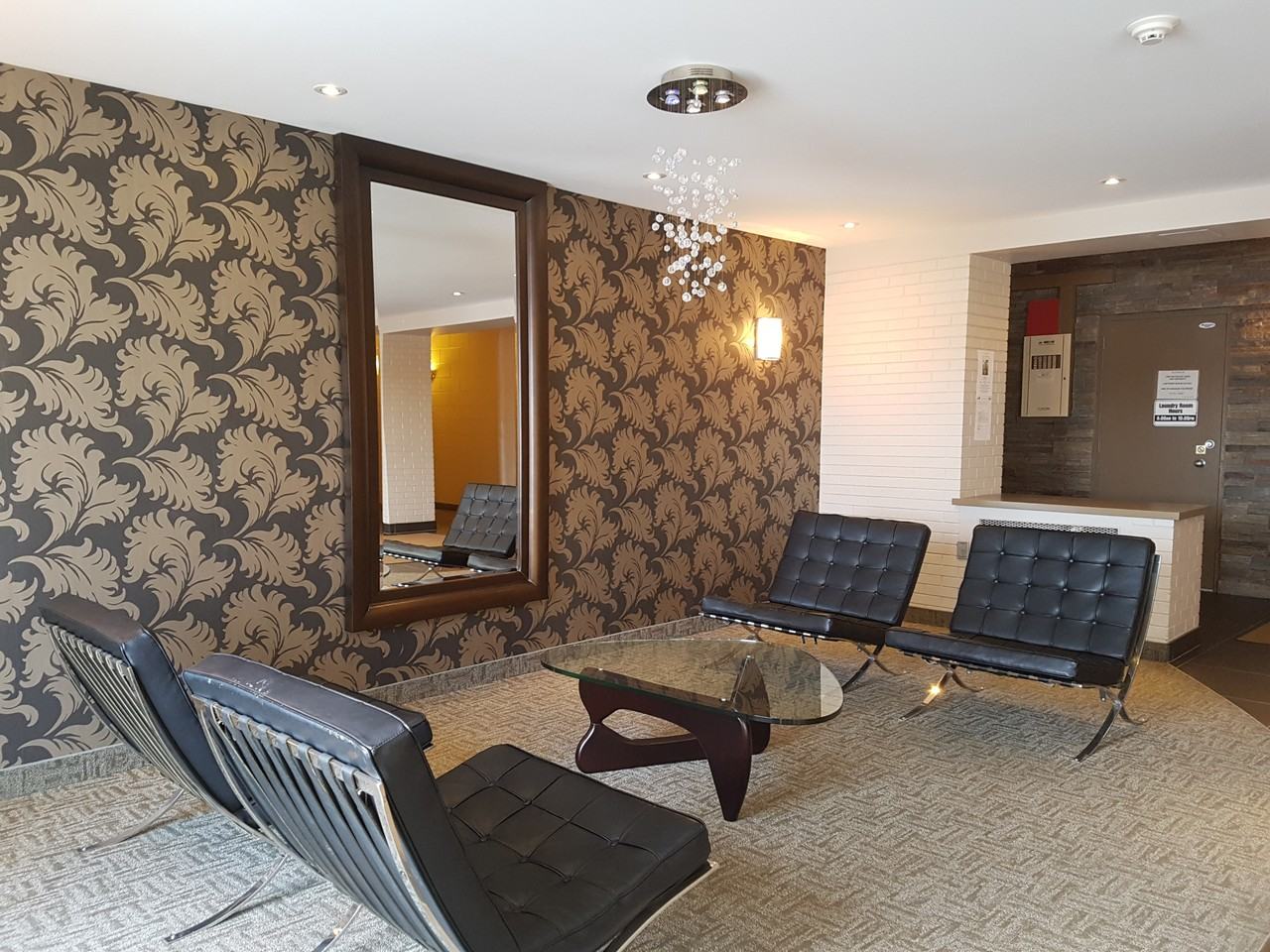 Hyde Park House - Photo 7 of 14