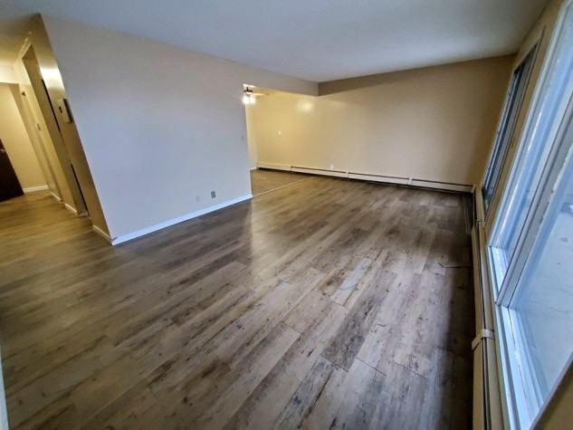 5307 48 Ave - Photo 5 of 13