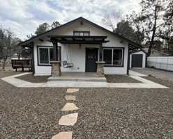 featured image of 703 Country Club Dr