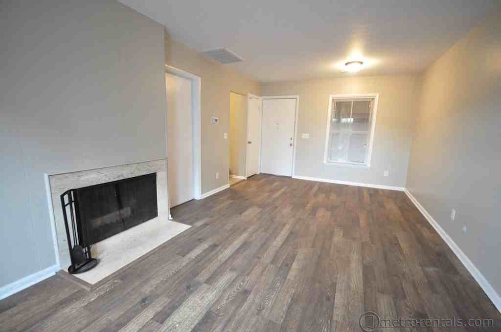 249 East Aly #G - Photo 2 of 12