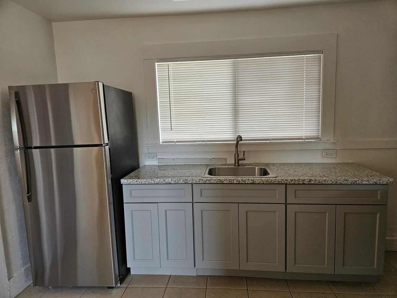 415 Napa St #A - Photo 3 of 10