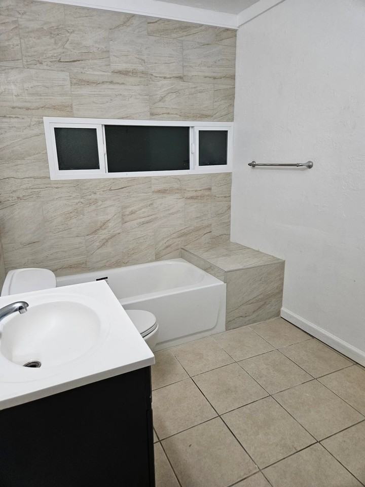 415 Napa St #A - Photo 4 of 10