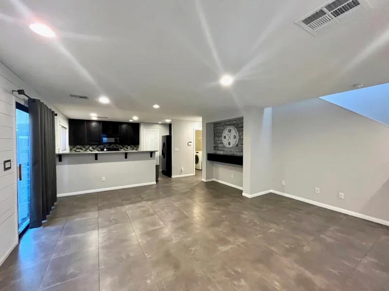 9937 Baron Coast St - Photo 2 of 17