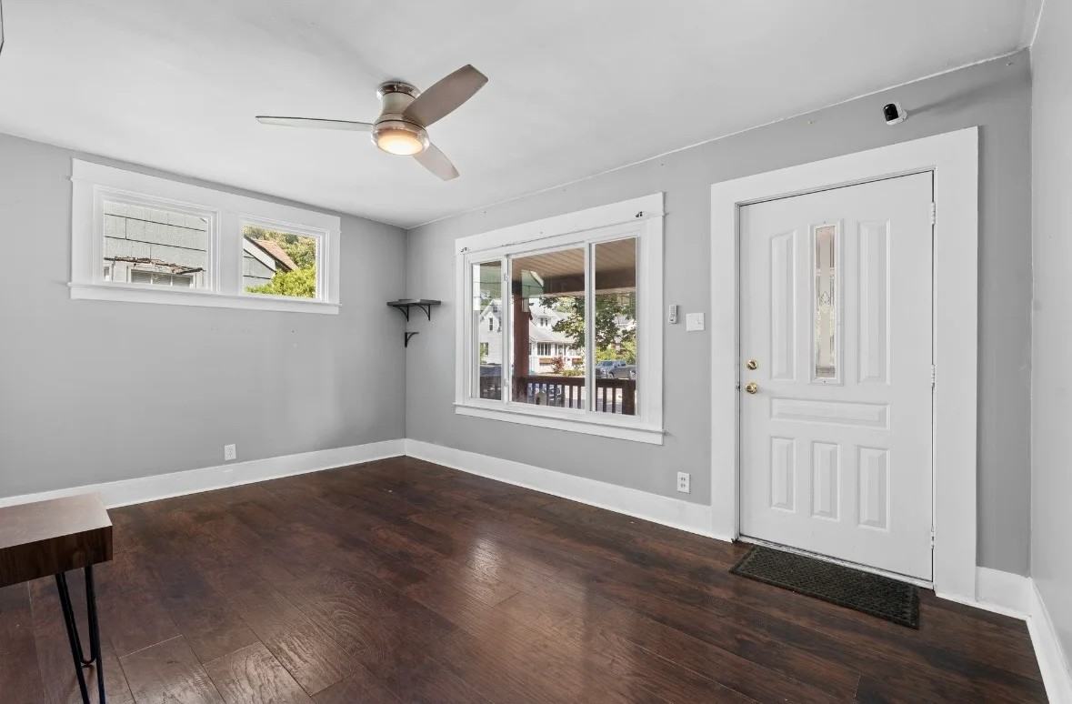 243 Edgewood Pl - Photo 3 of 20