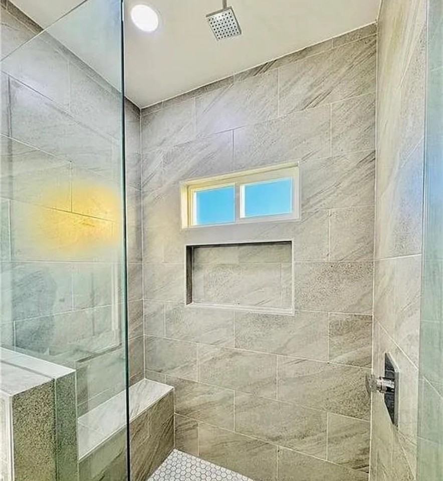 2304 E Tamarindo Dr - Photo 3 of 8
