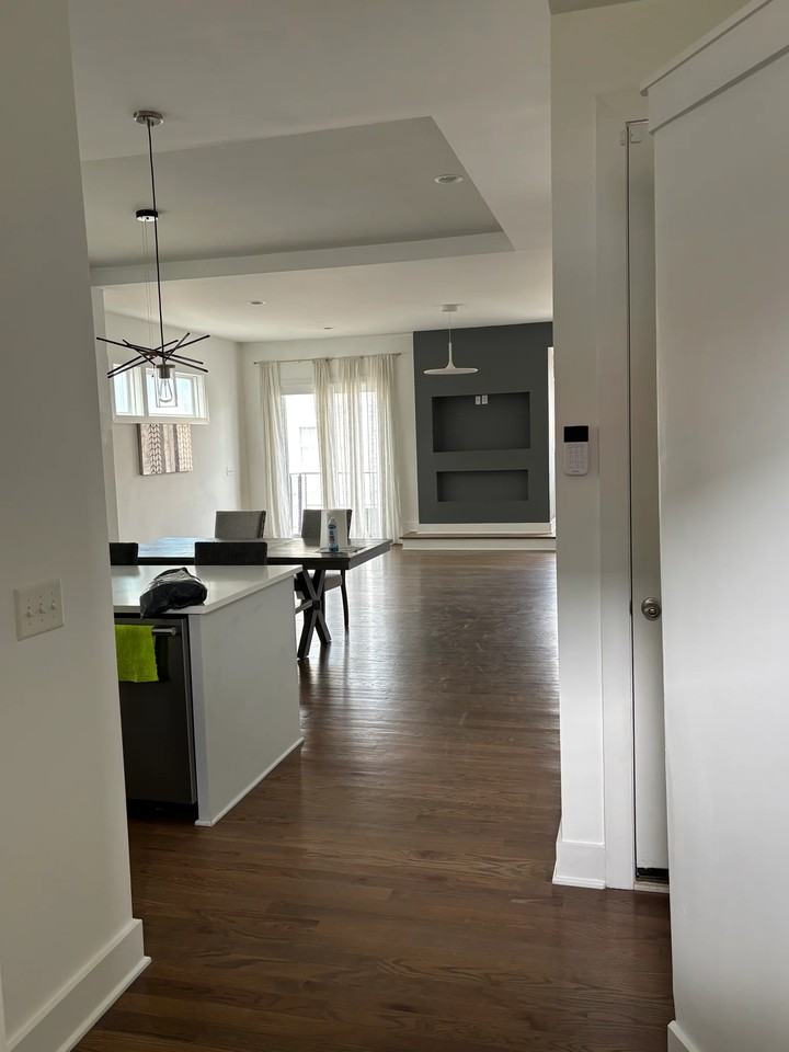 908 Southside Pl - Photo 2 of 20