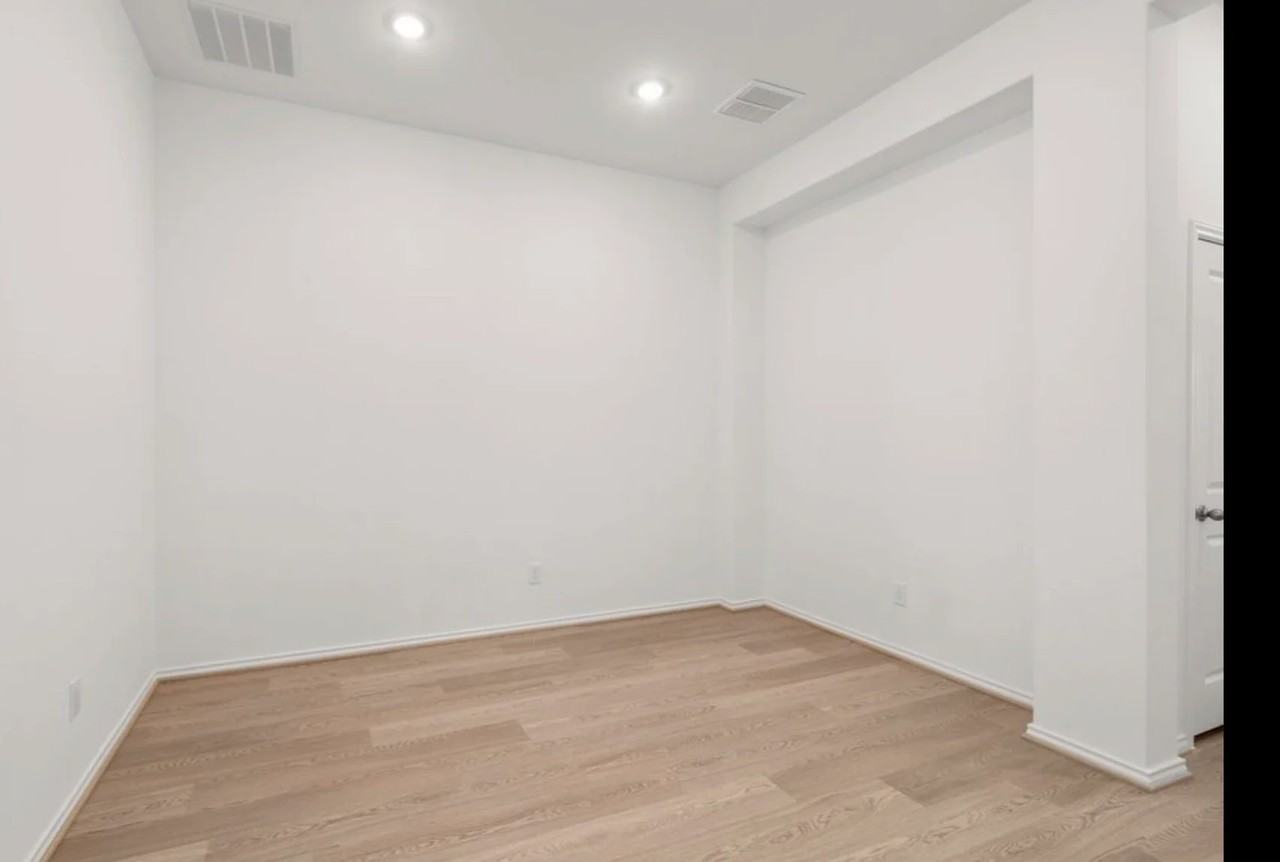 8463 International Falls Dr - Photo 5 of 20