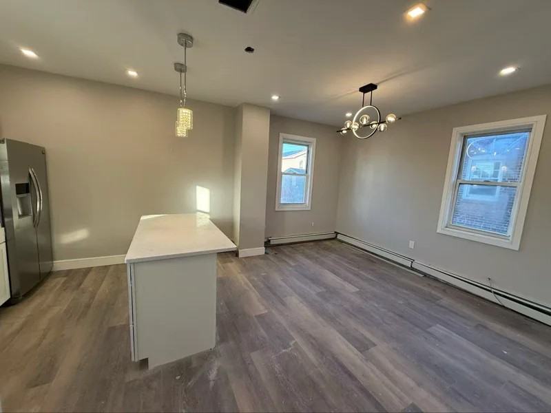 1700 77th St - Photo 2 of 11