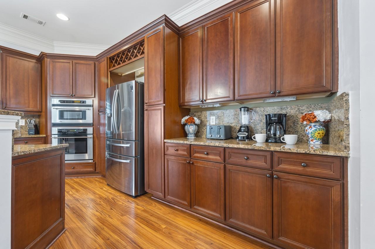 1267 Atlantic Dr Nw - Photo 2 of 20